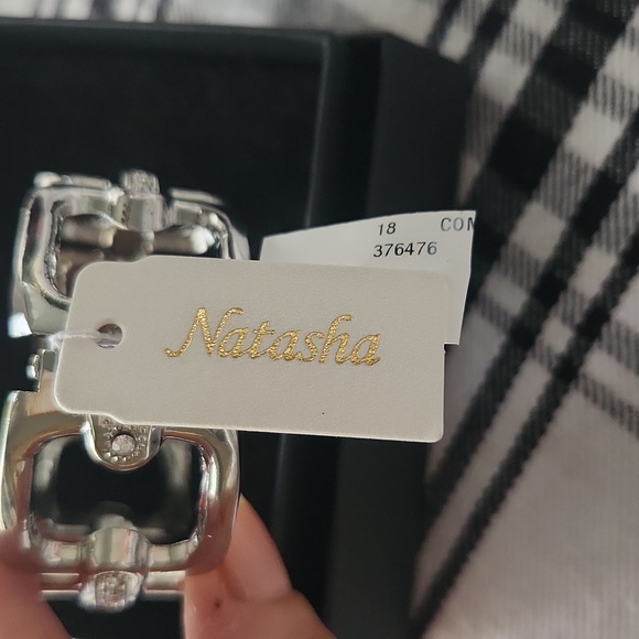 NWT Natasha Hinged Rhinestone Bangle Bracelet - Picture 3 of 5